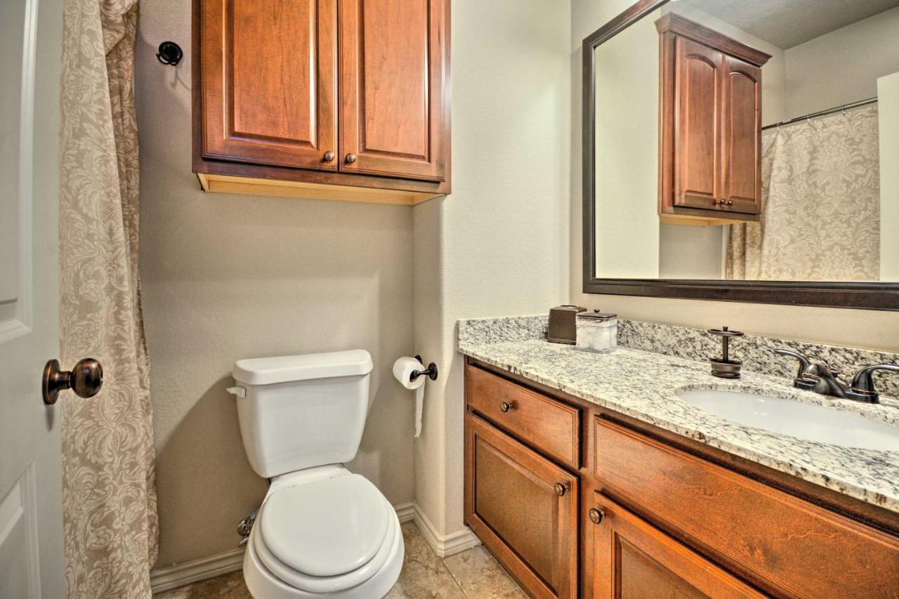 College Station Townhouse With Private Patio Villa Ngoại thất bức ảnh
