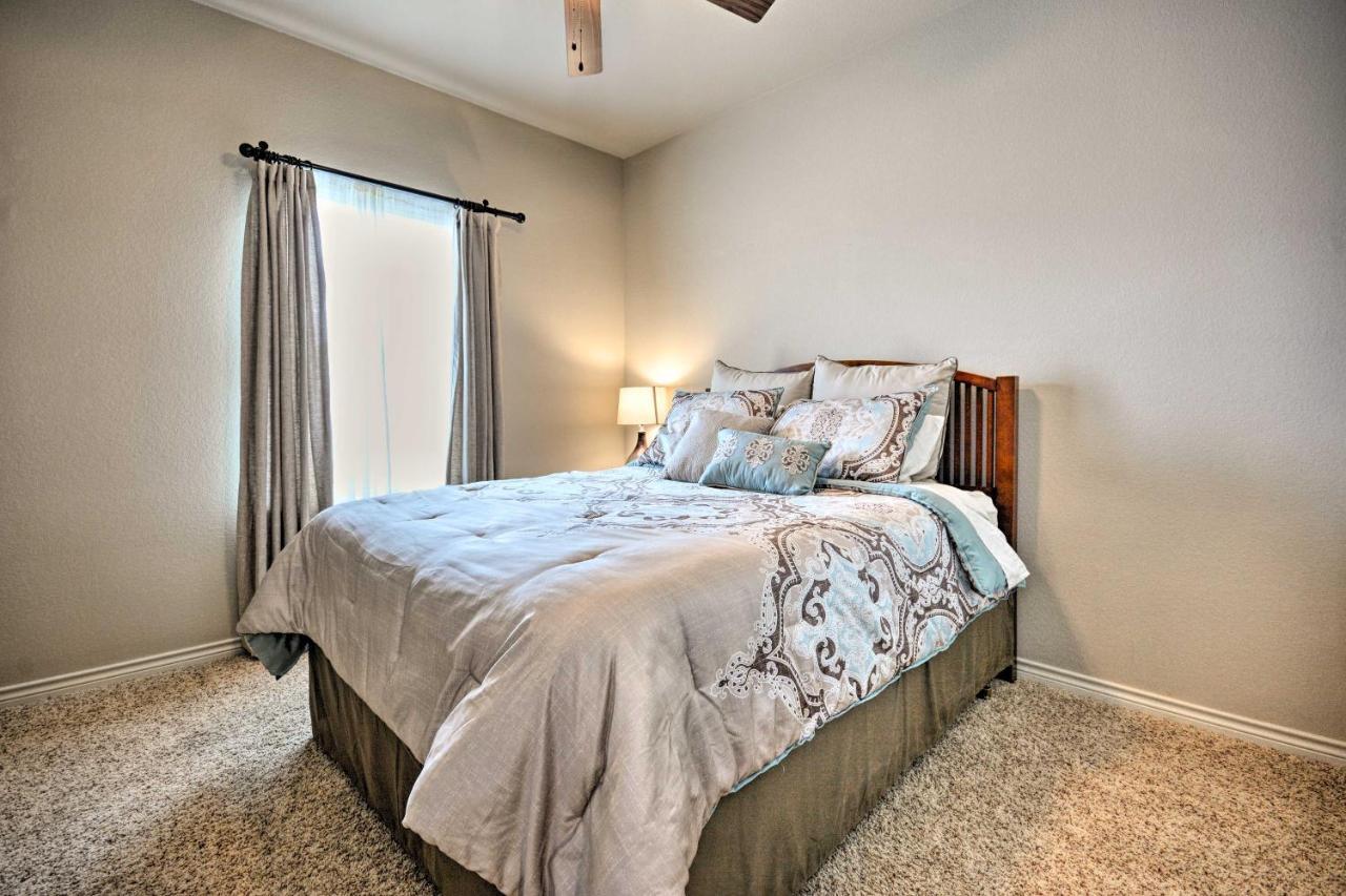 College Station Townhouse With Private Patio Villa Ngoại thất bức ảnh
